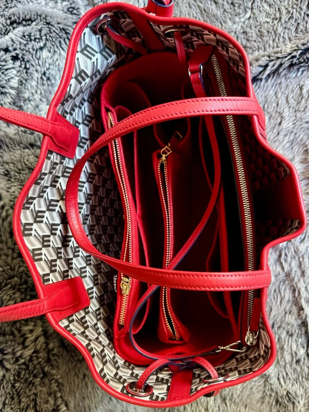 MCM beautiful large